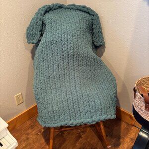 NEW Handmade Chunky Hand Knit Throw Blanket